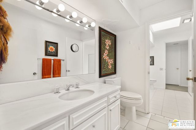2723 S Kings Road, Palm Springs CA: https://media.crmls.org/mediaz/cdad911a-4deb-44b8-b06e-186fc99c1316.jpg