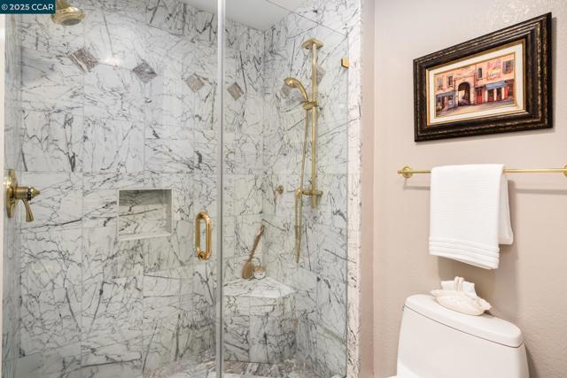 131 Shoshone Court, Danville CA: https://media.crmls.org/mediaz/cdadee0d-9135-470c-99ee-9f676971c55f.jpg