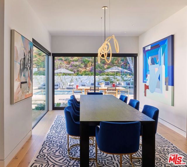 9455 Eden Drive, Beverly Hills CA: https://media.crmls.org/mediaz/cdae305a-4c3e-45c8-9ab5-1505d47b57b2.jpg