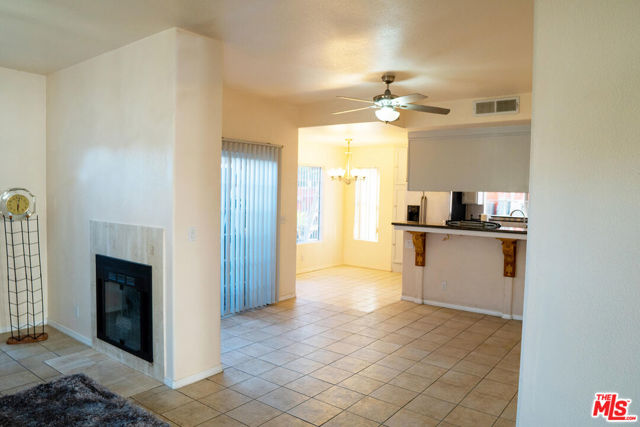 18319 Hart Street, 13 photo 6