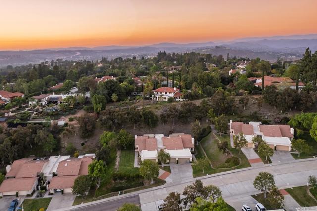 Image 36 of 51 For 17922 Avenida Cordillera  258