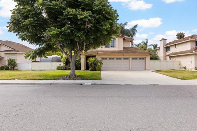 Detail Gallery Image 1 of 39 For 4635 Allende Ave, Oceanside,  CA 92057 - 4 Beds | 3 Baths