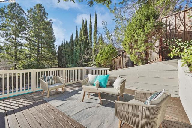 25 Mackenzie Pl, Danville CA: https://media.crmls.org/mediaz/cdb0e74a-fb61-4b4e-87df-fabde3b95af3.jpg