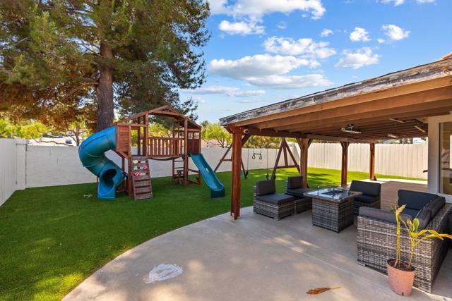 Detail Gallery Image 36 of 43 For 1378 Corte Lira, San Marcos,  CA 92069 - 4 Beds | 3 Baths