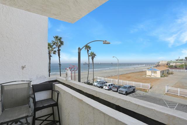 1100 Seacoast Dr, Imperial Beach CA: https://media.crmls.org/mediaz/cdb1fe64-ba51-4b4f-966b-fcd72a1d4507.jpg