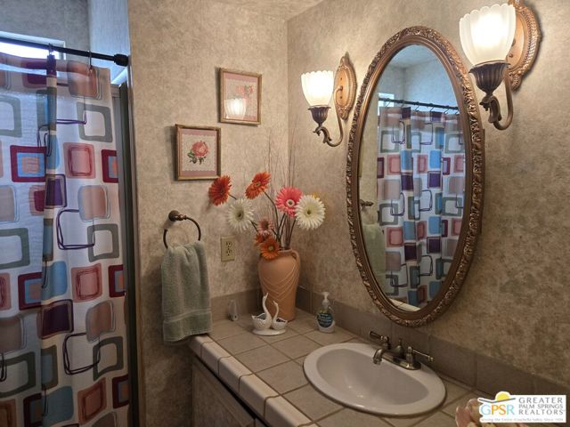 69490 Parkside Drive, Desert Hot Springs CA: https://media.crmls.org/mediaz/cdb22149-c042-40c9-afe9-9b95654935d5.jpg