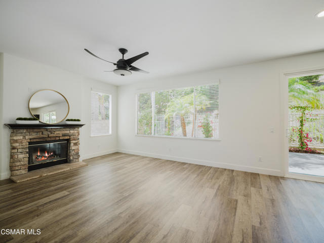 3185 Clarita Court, Thousand Oaks CA: https://media.crmls.org/mediaz/cdb2ba33-91eb-42a9-9159-cde4bcfff4b0.jpg