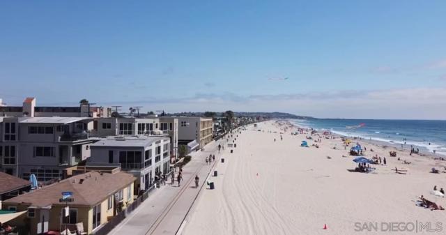 4135 Fanuel St, Pacific Beach (San Diego) CA: https://media.crmls.org/mediaz/cdb2e7f1-b620-48ab-904a-bcb371c09282.jpg
