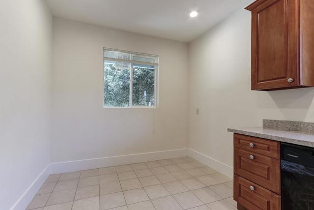 19 S Delaware Street, San Mateo CA: https://media.crmls.org/mediaz/cdb3db15-17f9-4018-9982-9a8625e6404e.jpg