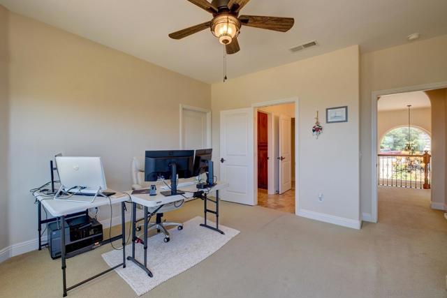 16677 Falcon Heights Rd, Ramona CA: https://media.crmls.org/mediaz/cdb3e8b3-4d20-4de8-9870-8ac2a9e5b497.jpg