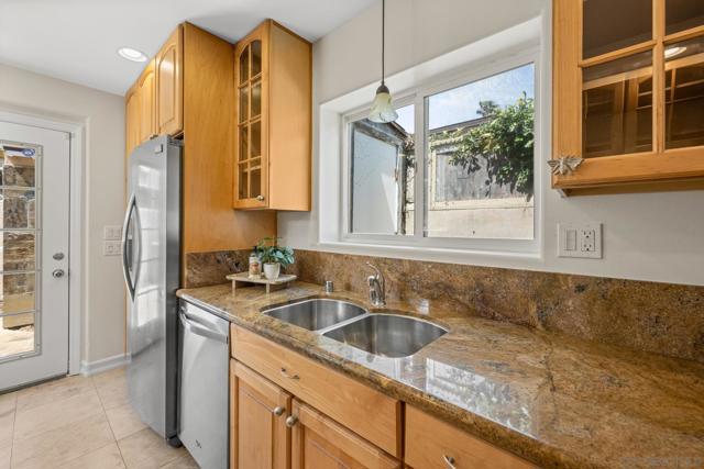 1568 Pacific Beach Dr, San Diego CA: https://media.crmls.org/mediaz/cdb44f67-f1d5-4fd3-85c1-4385470c5aa2.jpg