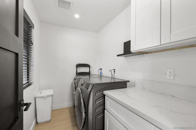 2146 Foster St, Oceanside CA: https://media.crmls.org/mediaz/cdb4aafc-0774-4f87-ba2e-0f84d041a1e6.jpg