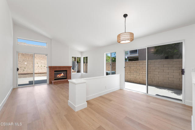 7246 University Drive, Moorpark CA: https://media.crmls.org/mediaz/cdb4d79c-0af6-4ab5-a453-389452b2ca69.jpg