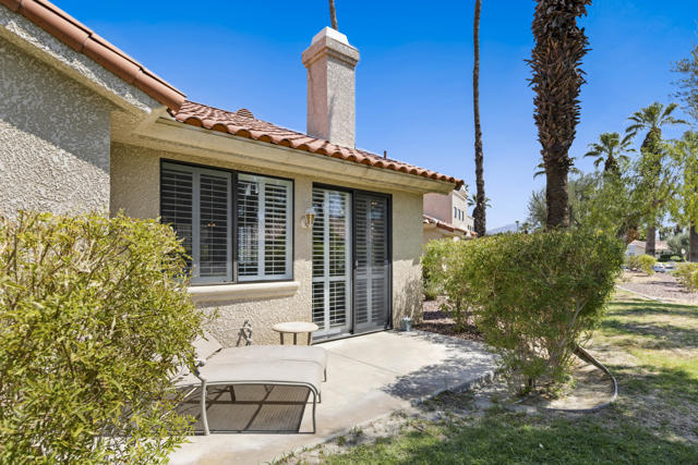 105 Brandigo Circle, Palm Desert CA: https://media.crmls.org/mediaz/cdb58329-af5d-4421-84b9-74dcb5a790f6.jpg