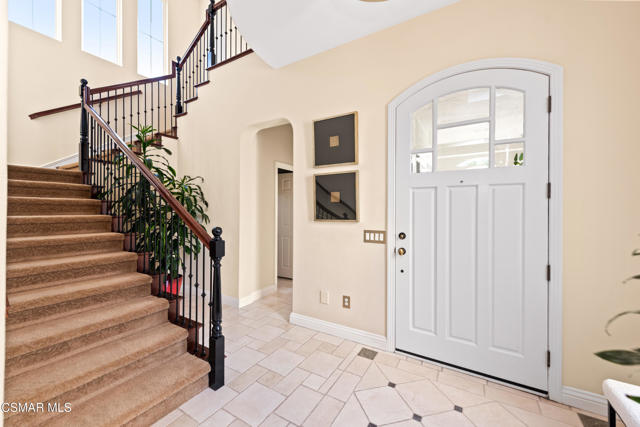 1008 N Country Club Drive, Simi Valley CA: https://media.crmls.org/mediaz/cdb5e42d-34e0-4c87-bb0f-ac18533228a2.jpg