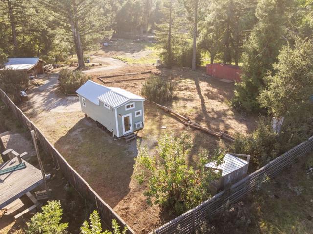 15 Braemoor Drive, Santa Cruz CA: https://media.crmls.org/mediaz/cdb66e48-dad2-4871-beb4-0fb5f01506cc.jpg