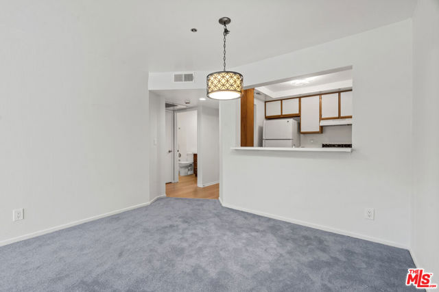 501 Palisades Drive, Pacific Palisades CA: https://media.crmls.org/mediaz/cdb67642-34af-4a35-b0e3-3a4485a89a2c.jpg