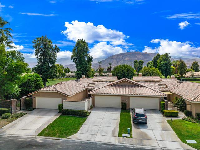 179 Gran, Palm Desert CA: https://media.crmls.org/mediaz/cdb6fd5a-55d3-445a-b26c-8fda695b5189.jpg