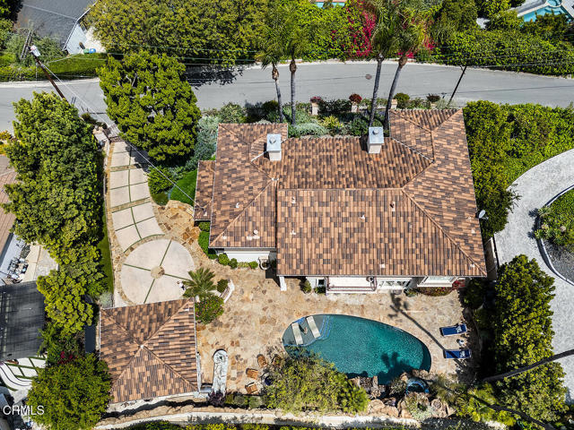 15450 Briarwood Drive, Sherman Oaks CA: https://media.crmls.org/mediaz/cdb7d9ff-1453-41b0-a0e6-90ad3170e434.jpg