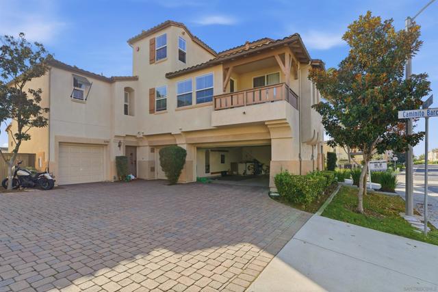 2284 Alicante, Chula Vista CA: https://media.crmls.org/mediaz/cdb81e40-1501-424d-aad0-f40a65aea6fd.jpg