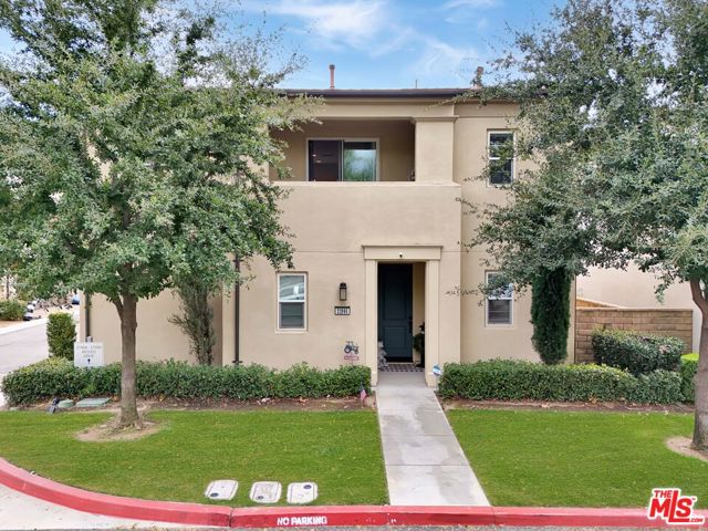 21990 Moveo Drive, Santa Clarita CA: https://media.crmls.org/mediaz/cdb83619-6ddf-4e1d-b6b1-75dba34c6dcb.jpg