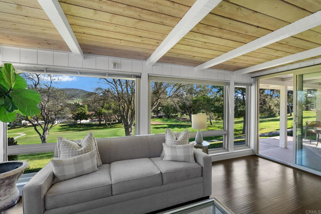 1247 La Casa Dr
