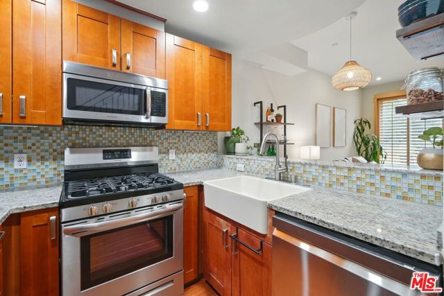 5303 Satsuma Avenue, North Hollywood CA: https://media.crmls.org/mediaz/cdb851bc-9a38-4de0-b04c-b8eb6245ec91.jpg