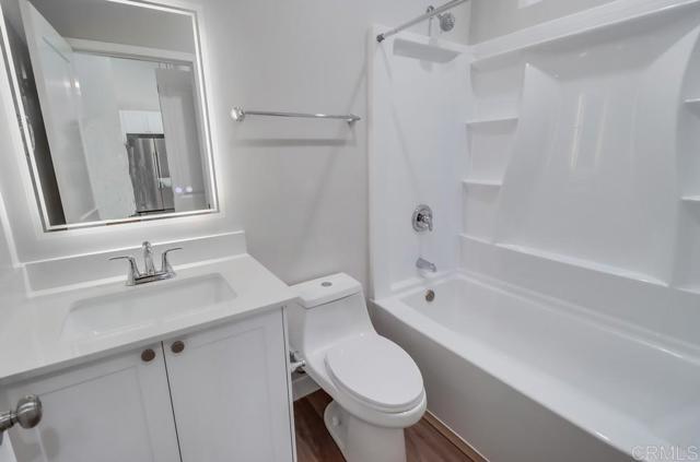 Image 37 of 75 For 5044 Guava Avenue