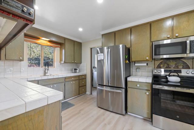 1970 Cox Road, Aptos CA: https://media.crmls.org/mediaz/cdb95f6c-a0a3-49bf-bee4-4fd62cfdc90f.jpg