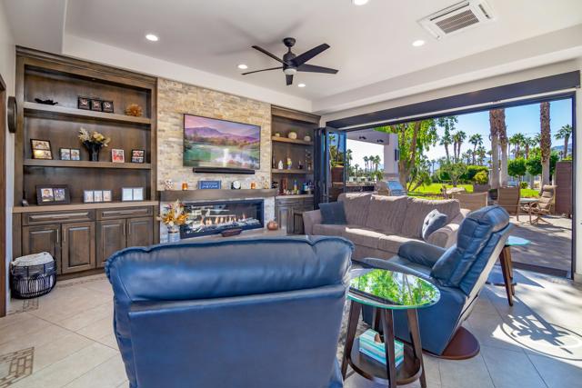 80394 Avenue 48, Indio CA: https://media.crmls.org/mediaz/cdb9941e-80ab-42aa-ba72-35900b3db121.jpg