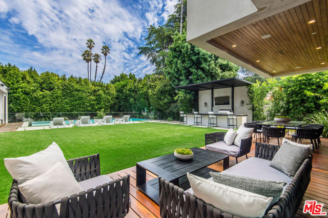 4544 Woodley Avenue, Encino CA: https://media.crmls.org/mediaz/cdb9ba56-f05f-4d48-8059-e8d211f6b6b1.jpg