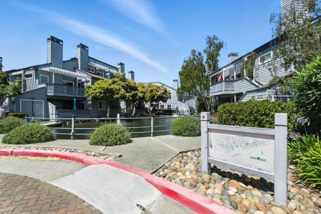 425 Cork Harbour Circle,  CA: https://media.crmls.org/mediaz/cdb9c7d2-4328-4a24-b960-96752d43a025.jpg