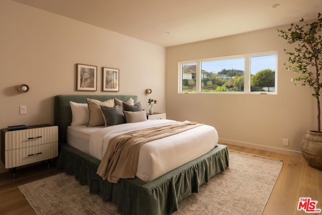 3684 Willowcrest Avenue photo 26