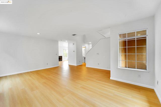 1764 Primrose Ln, Pinole CA: https://media.crmls.org/mediaz/cdba76f1-eea8-48d4-bc6c-56cd353353cd.jpg