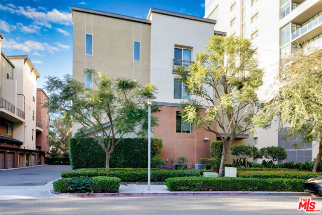 507 Rockefeller, Irvine CA: https://media.crmls.org/mediaz/cdbaaafb-35ac-4708-b732-d5d5f055b475.jpg