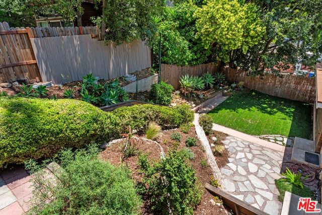 2116 Princeton Avenue, Los Angeles CA: https://media.crmls.org/mediaz/cdbbbb71-8358-4e07-941b-fcdc0adc2bfb.jpg
