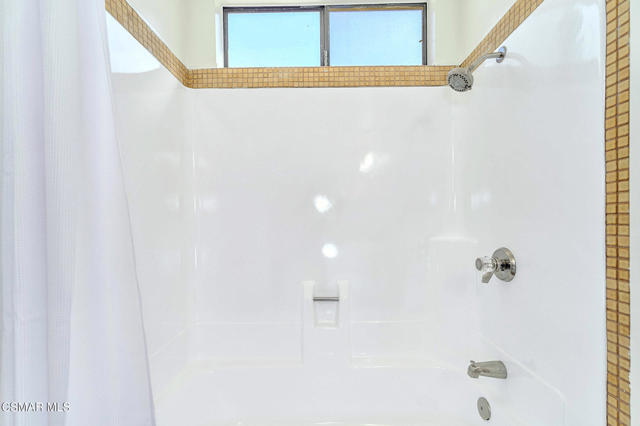 3011 Marigold Place, Thousand Oaks CA: https://media.crmls.org/mediaz/cdbc106c-212d-4863-a736-64631870ff32.jpg