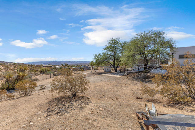 5797 Linda Lee Drive, Yucca Valley CA: https://media.crmls.org/mediaz/cdbc1949-5a3c-46ae-a09b-4038cccf8267.jpg