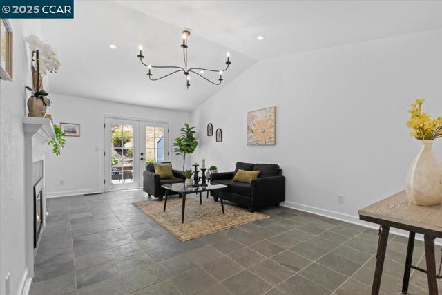 491 Camelback Rd, Pleasant Hill CA: https://media.crmls.org/mediaz/cdbc4dd1-c58d-4715-a94e-18a065e9c019.jpg