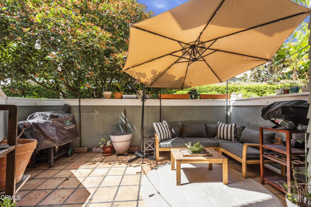 4967 Dekoven St. Street, Ventura CA: https://media.crmls.org/mediaz/cdbcb401-a29d-423b-8c06-836b96794e62.jpg