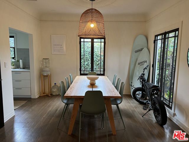 217 7th Avenue, Venice CA: https://media.crmls.org/mediaz/cdbcf348-f3d8-44e4-8933-aabfc80dbd9f.jpg