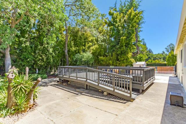 20335 Saratoga Los Gatos Road, Saratoga CA: https://media.crmls.org/mediaz/cdbe94a6-f5f8-4372-b396-a7d6b175e924.jpg