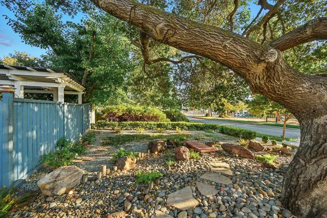 4072 Bouquet Park Lane, San Jose CA: https://media.crmls.org/mediaz/cdbeb3ff-c1b4-4af6-8daf-e2efaa0bc821.jpg