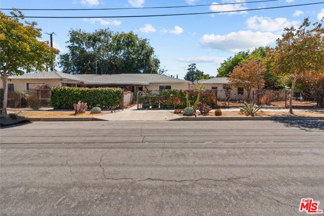 1344 N Parish Place, Burbank CA: https://media.crmls.org/mediaz/cdbf2d52-7652-44fb-9c24-861e59c8dd2d.jpg