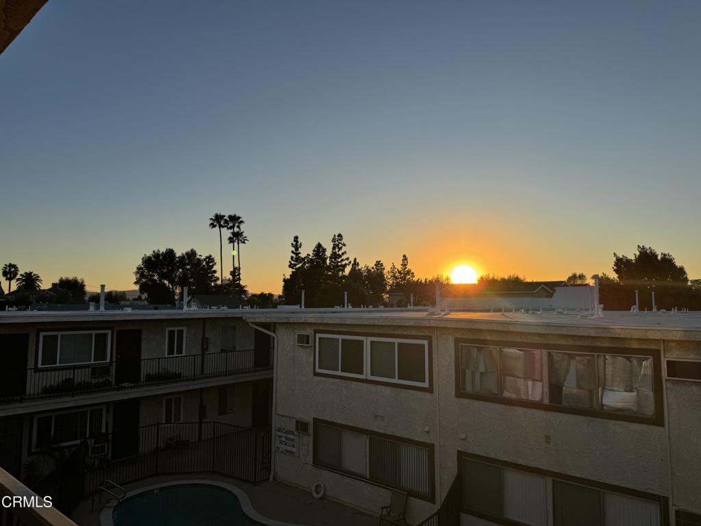 https://media.crmls.org/mediaz/cdbf4d2f-8347-4fef-920e-aa5b5a6e348a.jpg?preset=X-Large