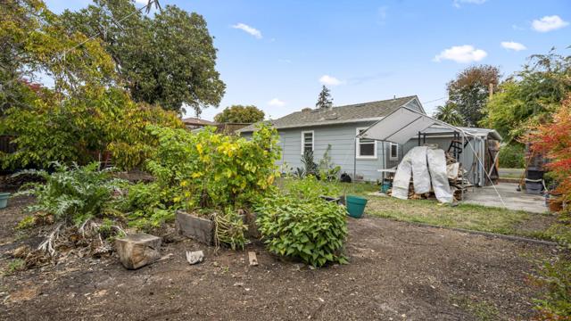 2262 Louis Road, Palo Alto CA: https://media.crmls.org/mediaz/cdbf94f9-7b94-4590-995d-899be2de9a8d.jpg