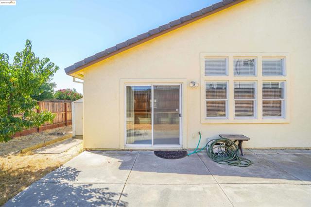 5402 Navajo Ct, Antioch CA: https://media.crmls.org/mediaz/cdbf9987-1e03-4368-a566-01c82e74a4a3.jpg