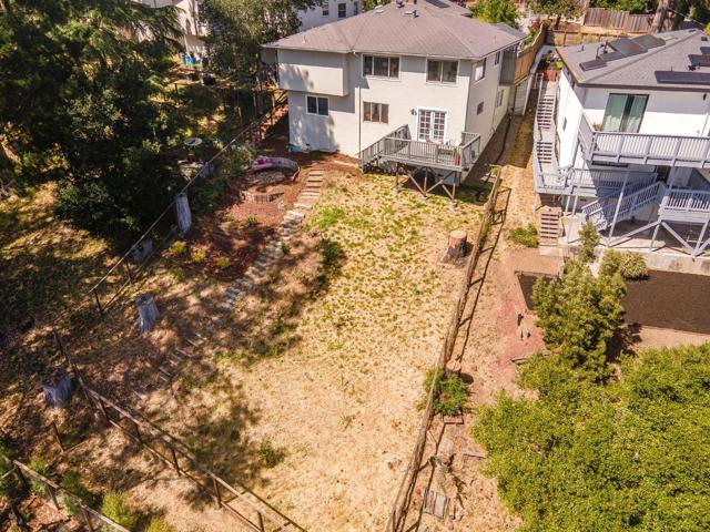 6827 Ridgewood Drive, Oakland CA: https://media.crmls.org/mediaz/cdbff916-eca8-4a28-b46f-9eae3ec358ac.jpg