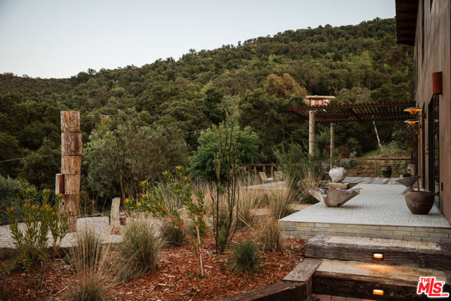 225 Powderhorn Ranch Road, Topanga CA: https://media.crmls.org/mediaz/cdc2307b-6148-41cc-9390-cd067eceda69.jpg