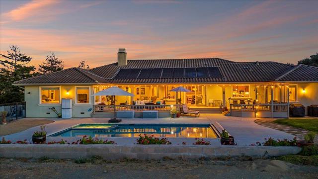 4116 Ashford Circle, Hollister CA: https://media.crmls.org/mediaz/cdc24f82-f70d-4cc2-98f4-2eb7b32b80cd.jpg